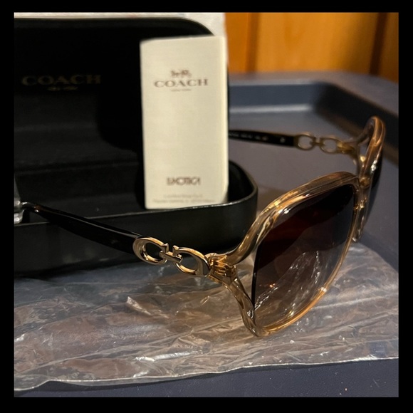 Coach sunglasses! - Picture 3 of 6